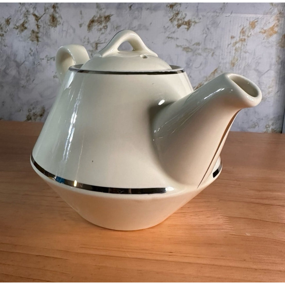 1950s ERA BALLERINA TEA POT BY UNIVERSAL PLATINUM PATTERN - Picture 5 of 9